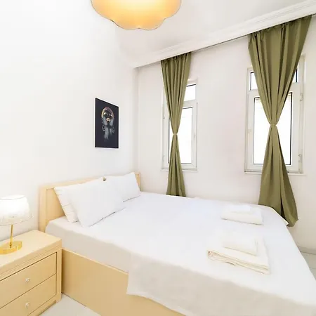 Central Apartment Near Beach In Konyaalti, Antalya