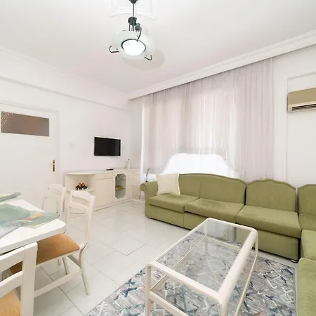 Central Apartment Near Beach In Konyaalti, Antalya